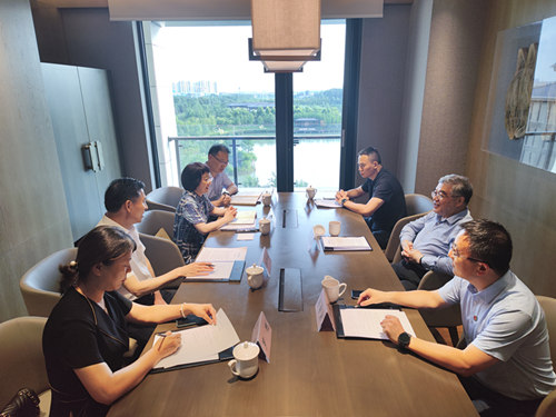 朱永新会见民进徐州市委会领导班子